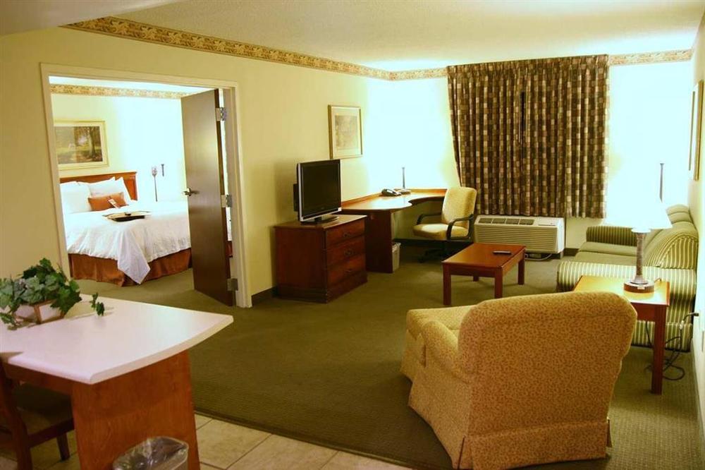 Hampton Inn Моултри Номер фото