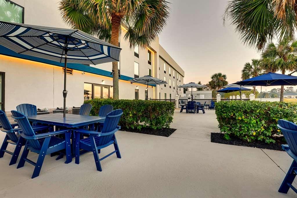 Hampton Inn Моултри Экстерьер фото