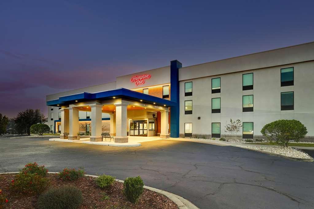 Hampton Inn Моултри Экстерьер фото