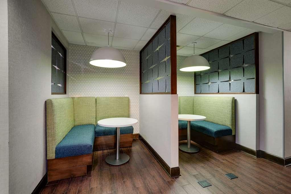 Hampton Inn Моултри Интерьер фото