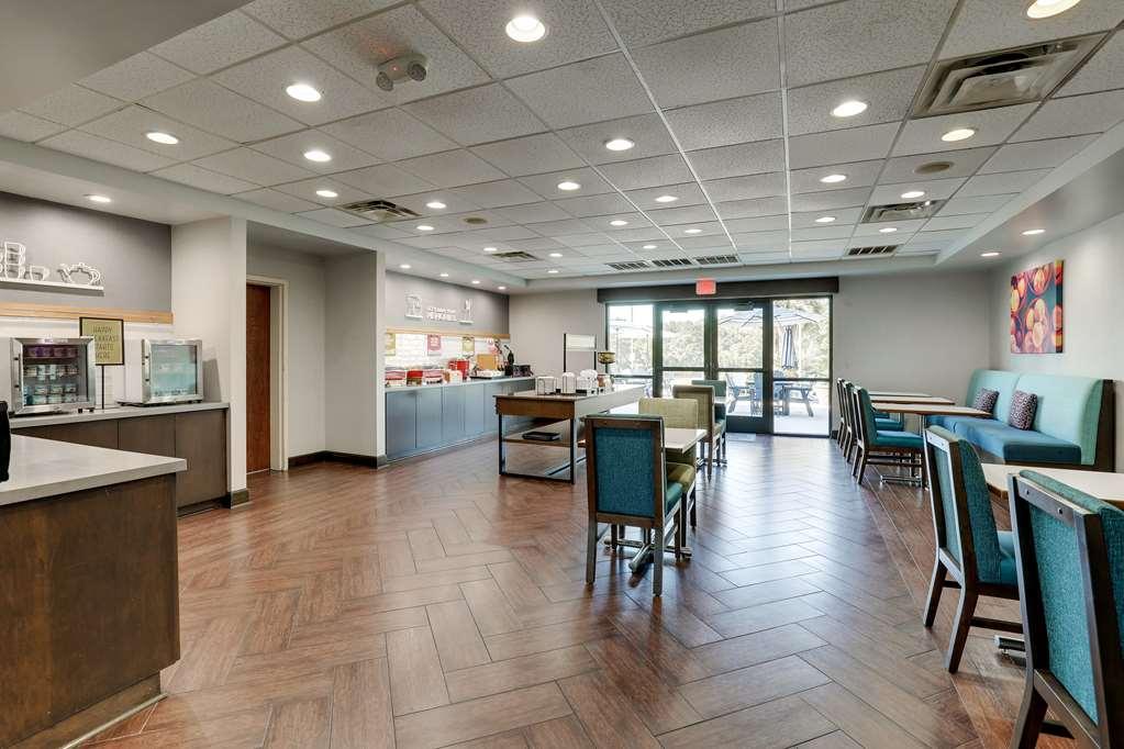 Hampton Inn Моултри Ресторан фото
