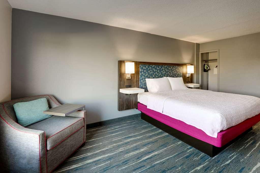 Hampton Inn Моултри Номер фото