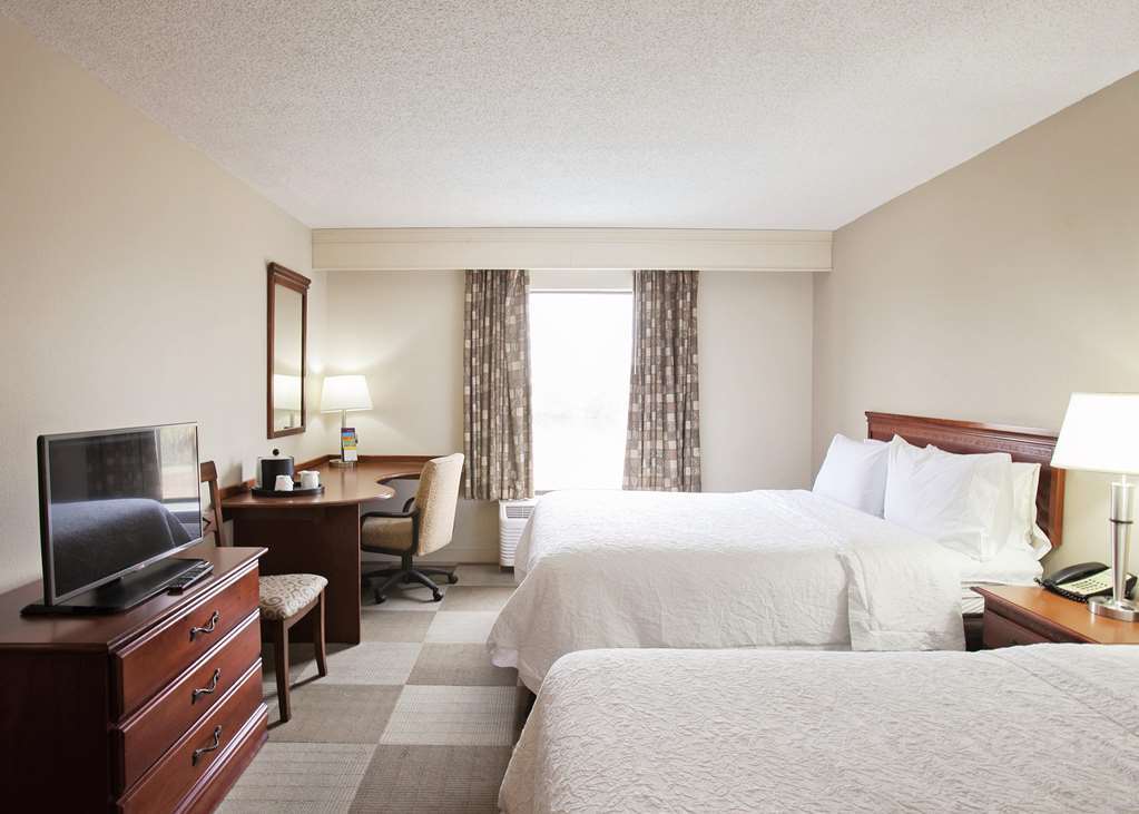 Hampton Inn Моултри Номер фото